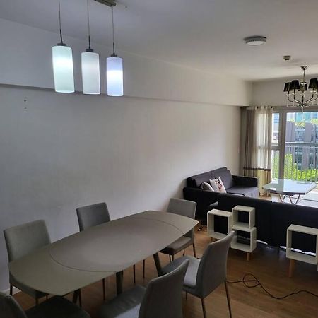 Luxury @ Bgc Sleeps 6 Comfortably Fast Wifi Pool! Apartamento Manila Exterior foto